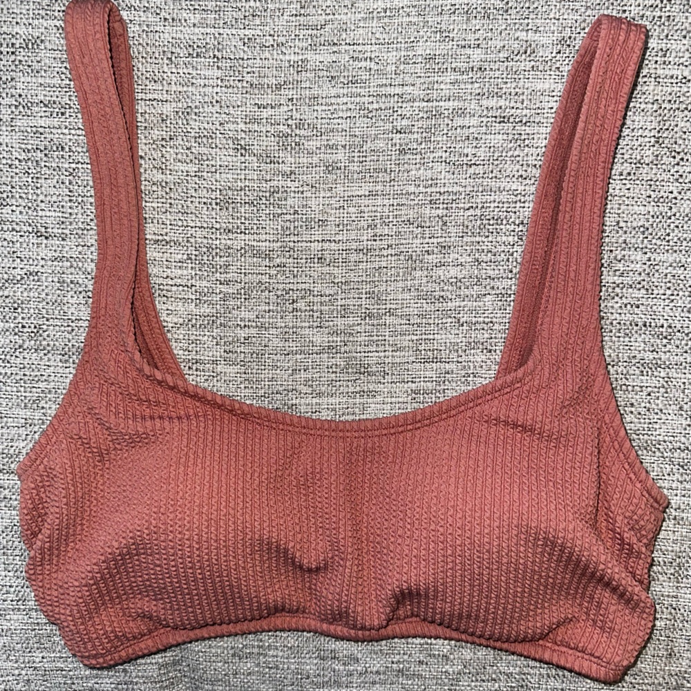 New never worn no tags Women’s Time and Tru bikini top size large